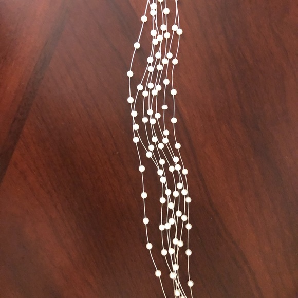 Beautiful Faux Pearls Necklace - Picture 6 of 7